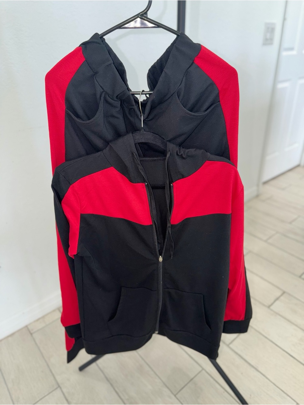 Women's Black & Red Zip-Up Puffer Hoodie Jacket